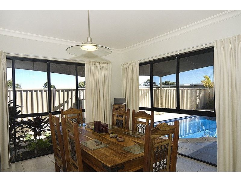 9 Schnappering Close, Pelican Waters QLD 4551