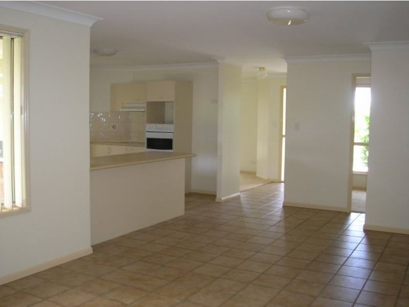 8 Pegwell Place, Currimundi QLD 4551