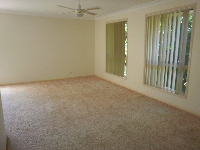 8 Pegwell Place, Currimundi QLD 4551