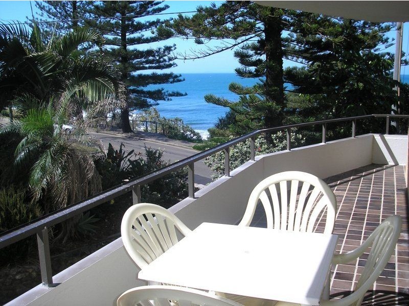 2/13 Headland Esplanade, Kings Beach QLD 4551