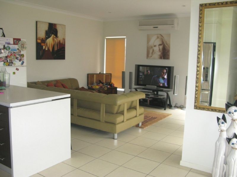 23 Tall Trees Way, Little Mountain QLD 4551