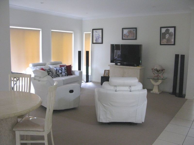 23 Tall Trees Way, Little Mountain QLD 4551