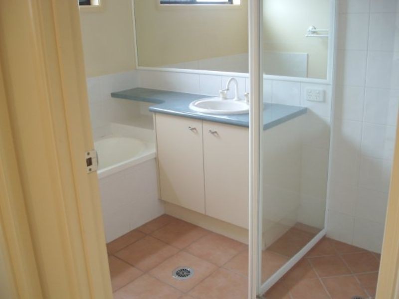 4 Rosslare Street, Caloundra West QLD 4551