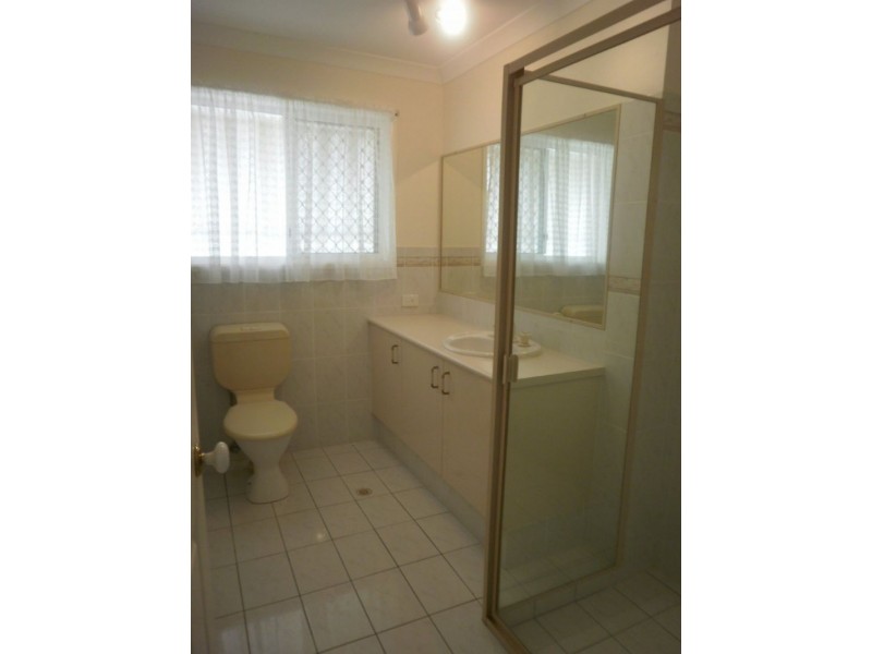 9 Sir Joseph Banks Drive, Pelican Waters QLD 4551