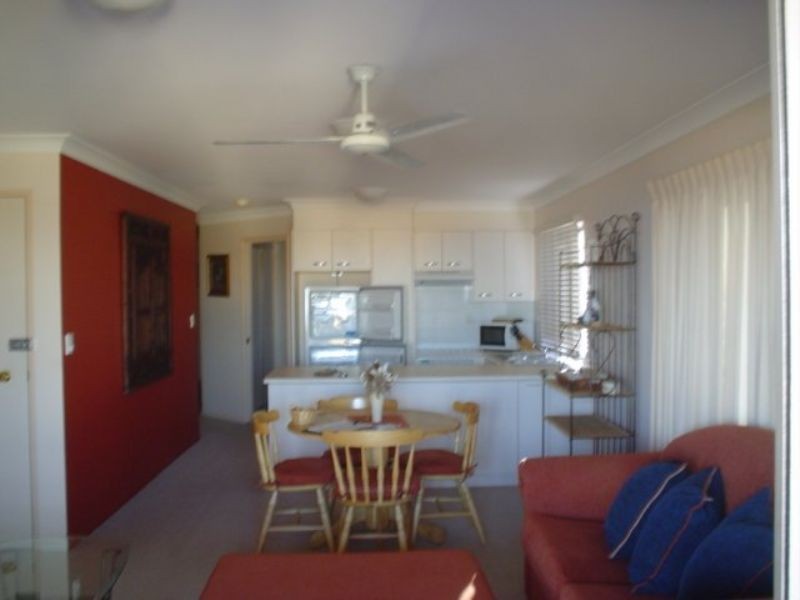 6/10 Mahia Terrace, Kings Beach QLD 4551