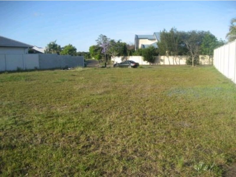 8 Millennium Circuit, Pelican Waters QLD 4551