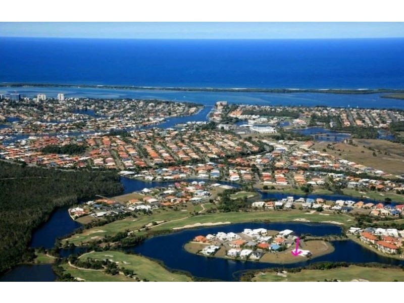 8 Millennium Circuit, Pelican Waters QLD 4551