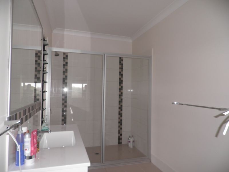 5 Ridgewood Crt, Little Mountain QLD 4551