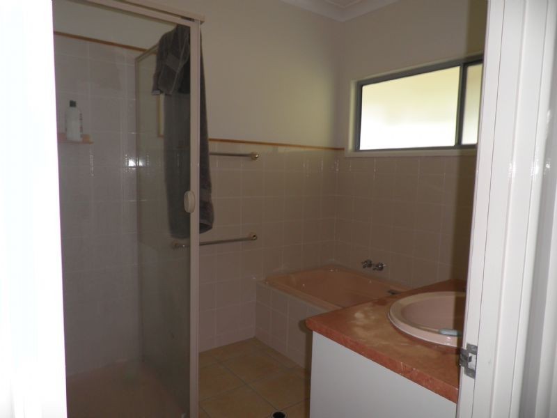 5 Ridgewood Crt, Little Mountain QLD 4551