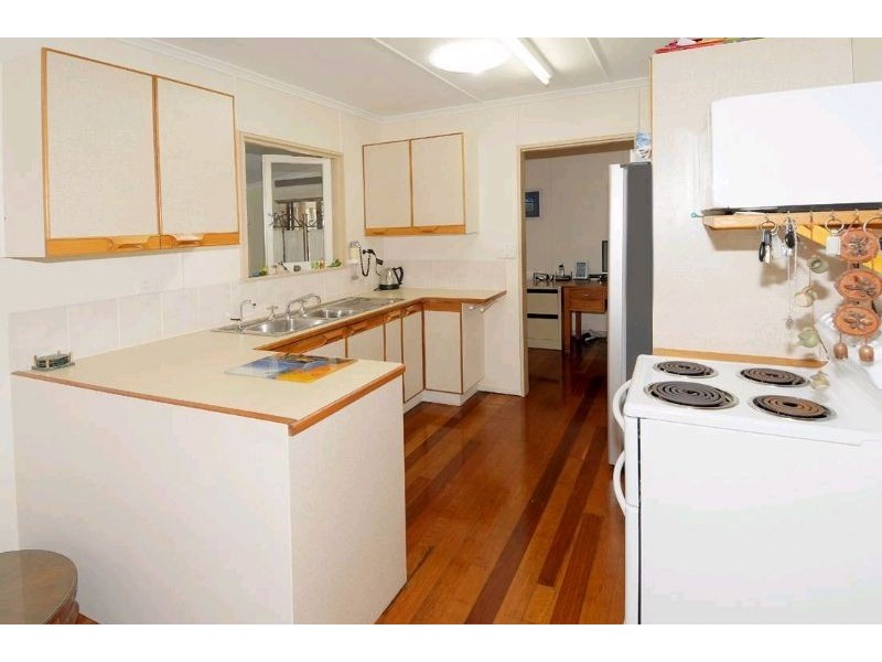 11 Minchinton Street, Caloundra QLD 4551