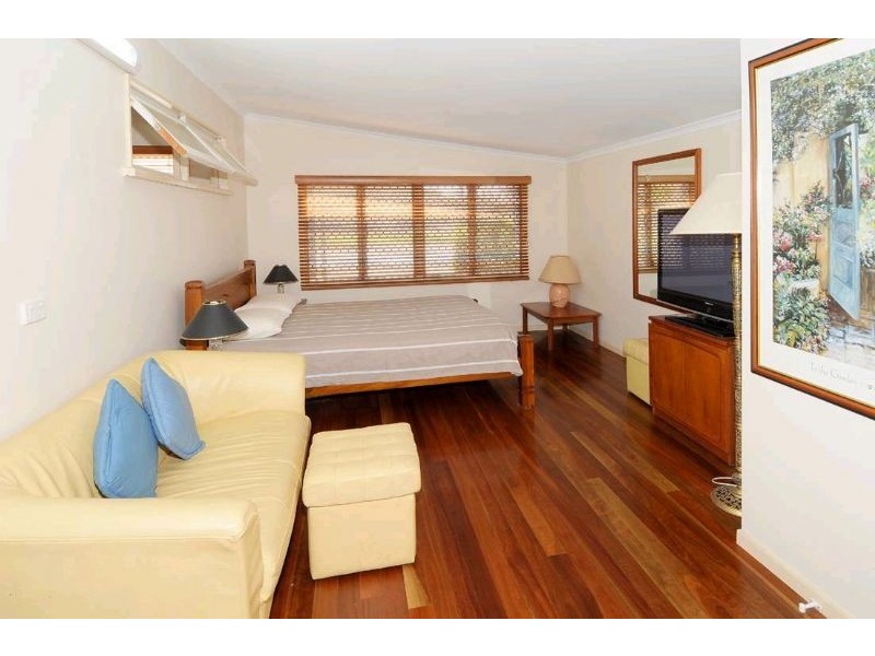 11 Minchinton Street, Caloundra QLD 4551