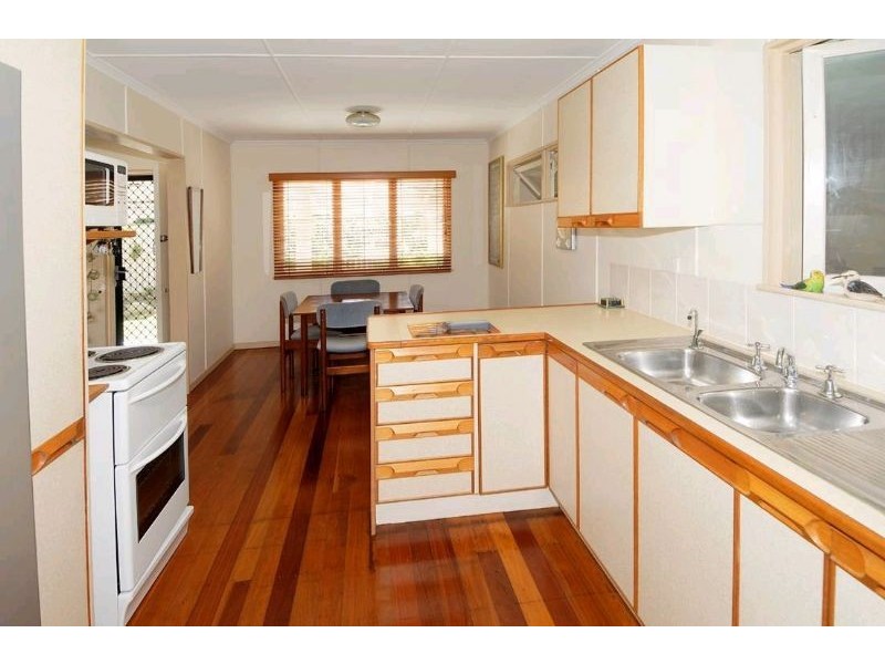 11 Minchinton Street, Caloundra QLD 4551