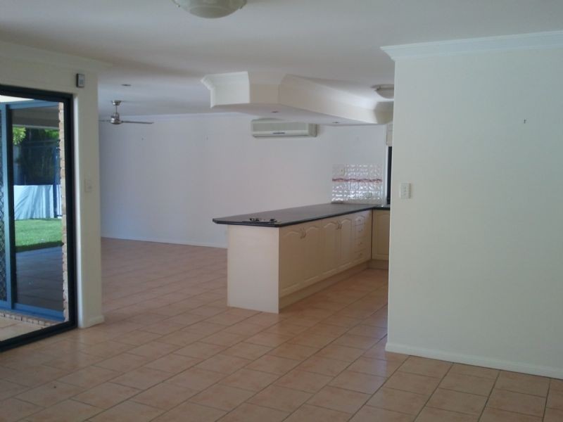 33 Bellveue Drive, Little Mountain QLD 4551