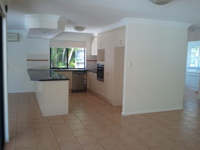 33 Bellveue Drive, Little Mountain QLD 4551
