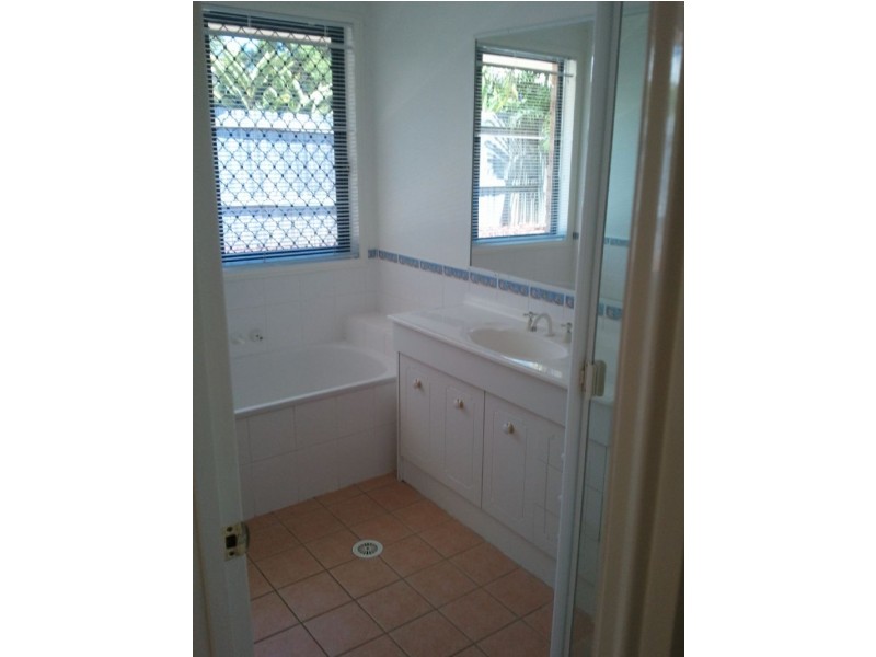 33 Bellveue Drive, Little Mountain QLD 4551