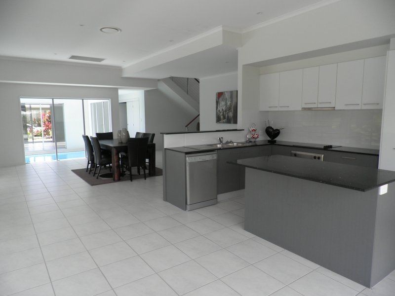 11 Columba Place, Pelican Waters QLD 4551