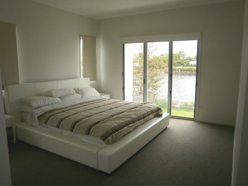 11 Columba Place, Pelican Waters QLD 4551