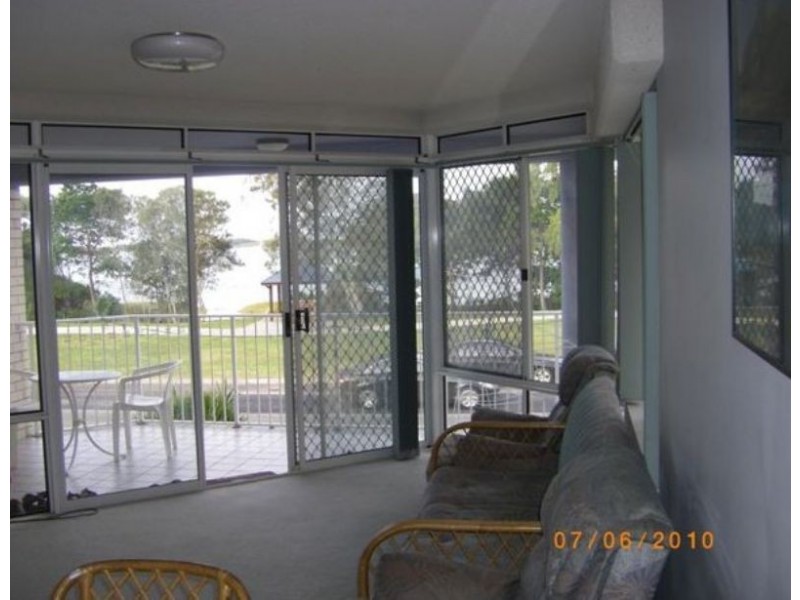 1/58 Esplanade, Golden Beach QLD 4551