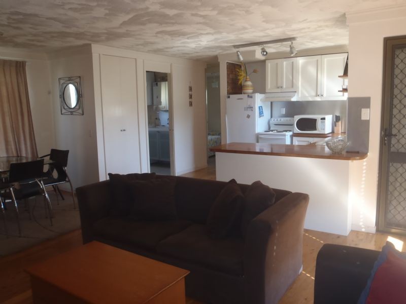 6/7 Warne Tce, Kings Beach QLD 4551