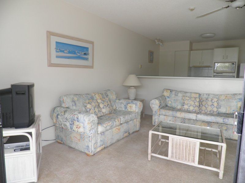 6/35 Landsborough Parade, Golden Beach QLD 4551