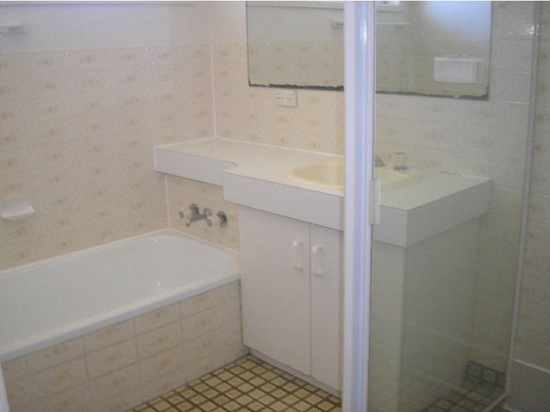 6 Kowandi Street, Wurtulla QLD 4575