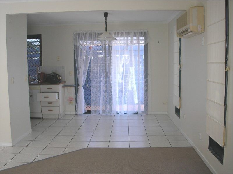 1/105 Landsborough Parade, Golden Beach QLD 4551