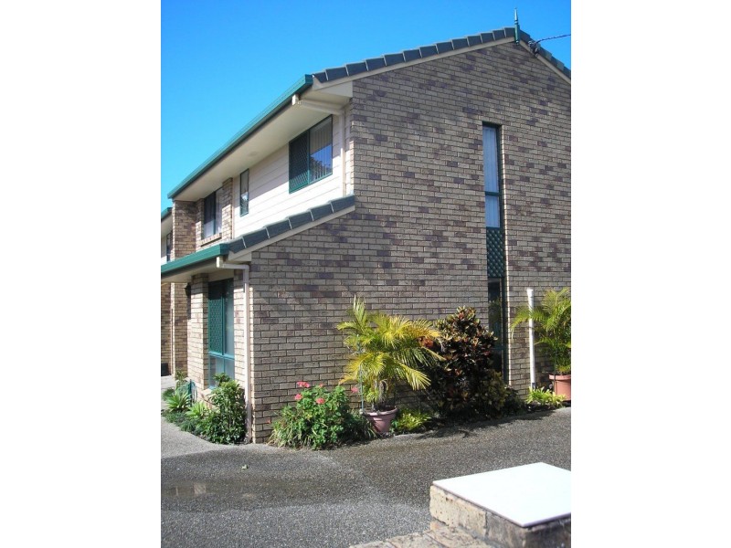 1/105 Landsborough Parade, Golden Beach QLD 4551