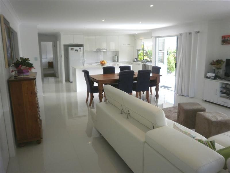20 St Pauls Avenue, Golden Beach QLD 4551