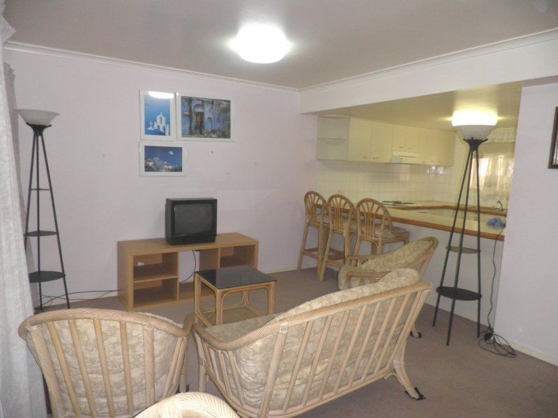 13/2 Landsborough Parade, Golden Beach QLD 4551