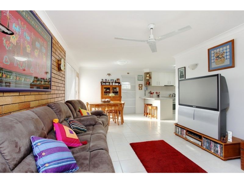 2/65 Lamerough Parade, Golden Beach QLD 4551