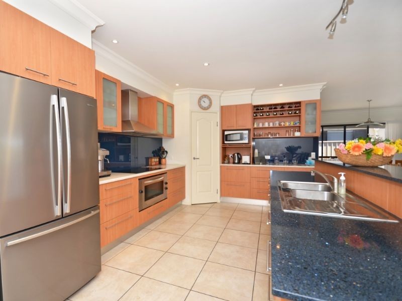 9 Schnappering Close, Pelican Waters QLD 4551
