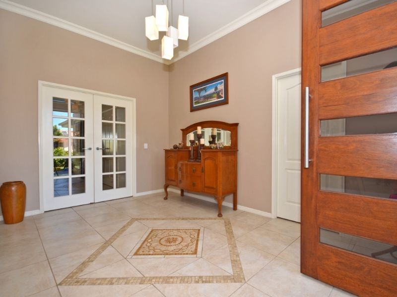 9 Schnappering Close, Pelican Waters QLD 4551