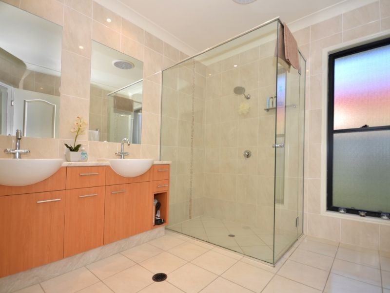 9 Schnappering Close, Pelican Waters QLD 4551