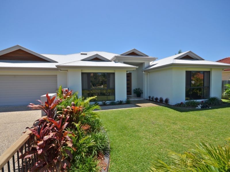 9 Schnappering Close, Pelican Waters QLD 4551