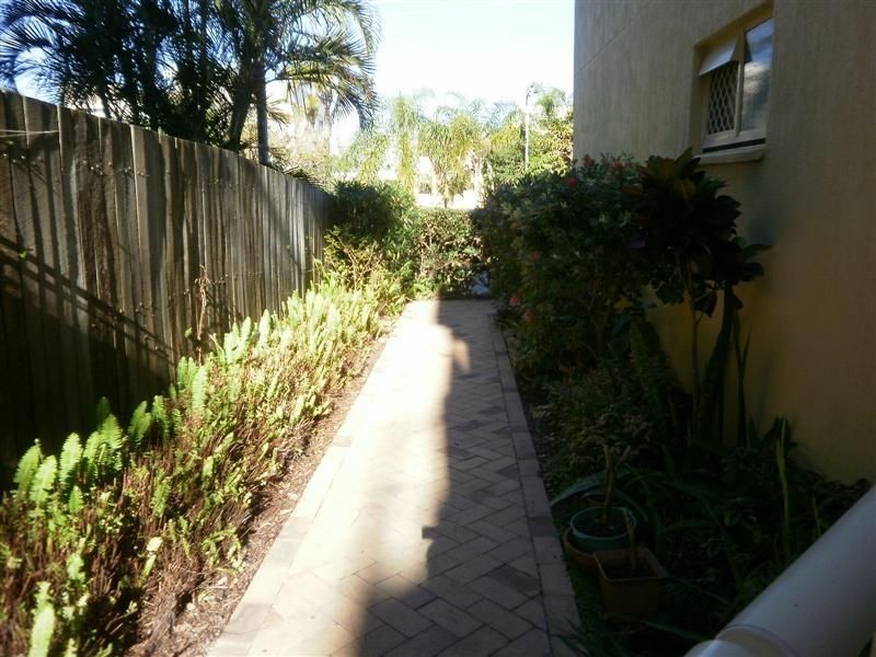 1/20 Warne Terrace, Kings Beach QLD 4551