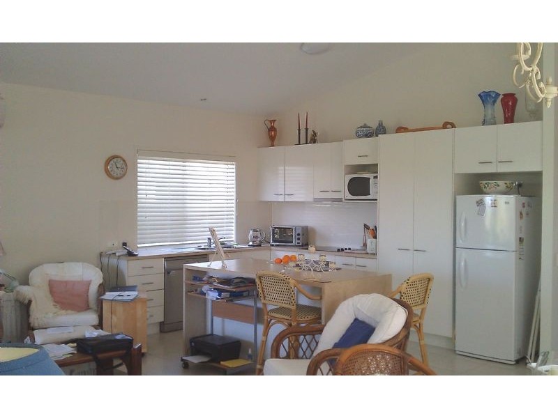 8 Eyre Place, Caloundra West QLD 4551