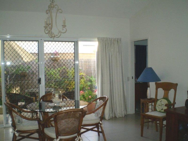 8 Eyre Place, Caloundra West QLD 4551