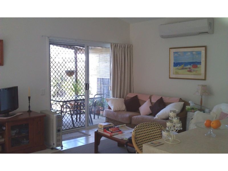 8 Eyre Place, Caloundra West QLD 4551