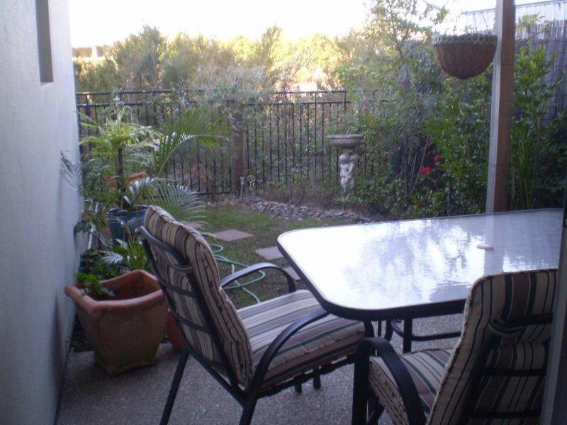 8 Eyre Place, Caloundra West QLD 4551