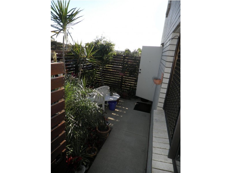 2/1 Moffat Street, Moffat Beach QLD 4551