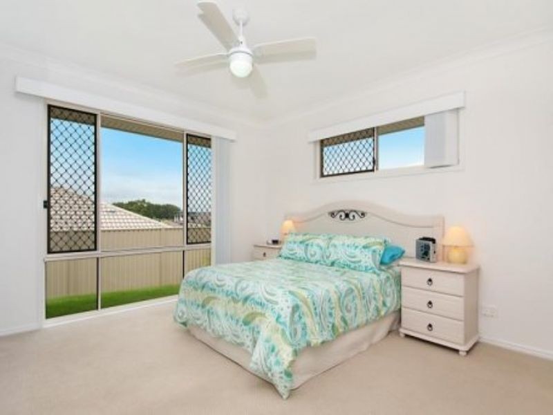 37 High Park Cres, Little Mountain QLD 4551