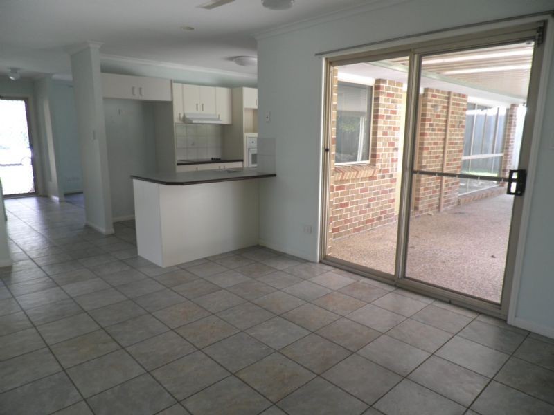 23 Athenree Place, Little Mountain QLD 4551