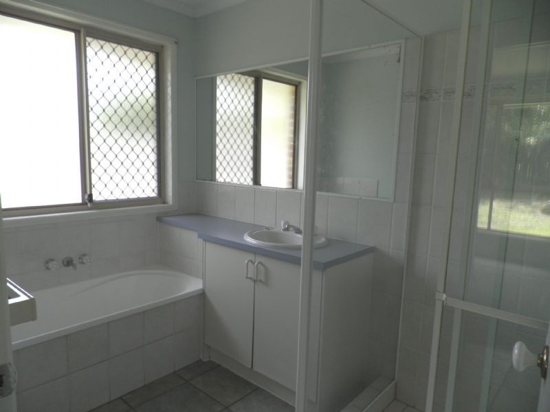 23 Athenree Place, Little Mountain QLD 4551