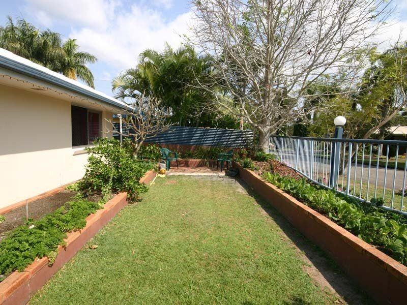 15 Glenray Avenue, Caloundra QLD 4551