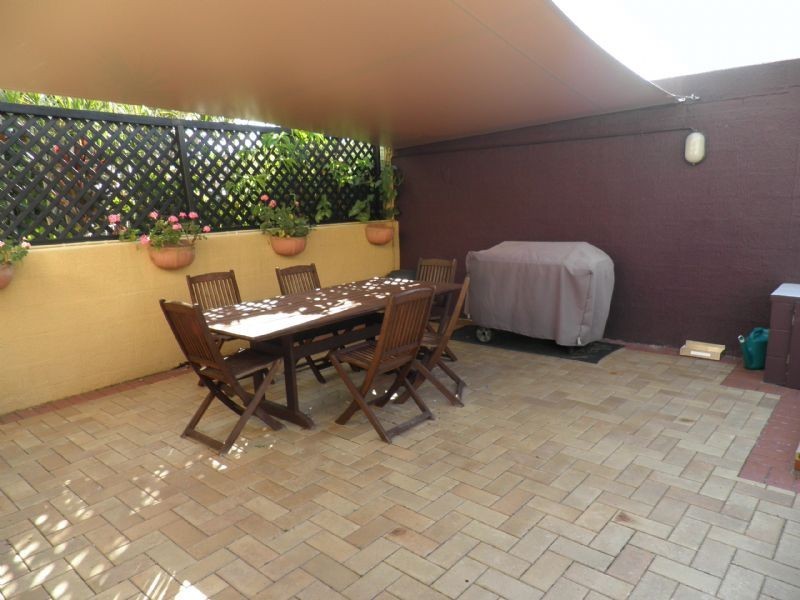 2/41 Canberra Tce, Caloundra QLD 4551