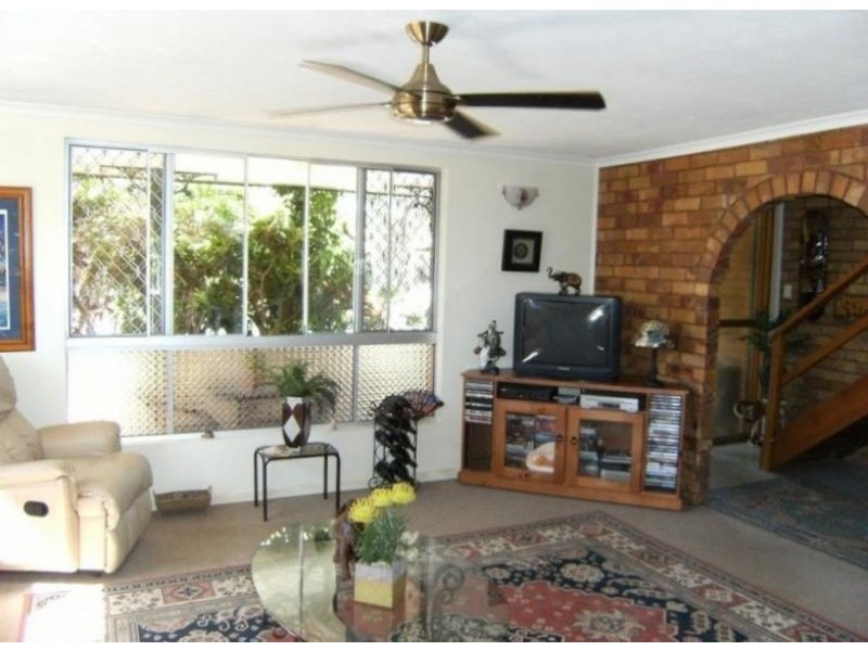 10 Menyan Street, Currimundi QLD 4551