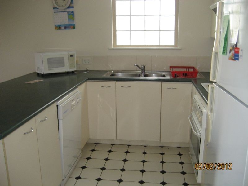 1/8 Orvieto Tce, Caloundra QLD 4551