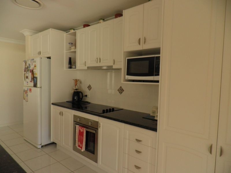 37 Hillview Crescent, Little Mountain QLD 4551