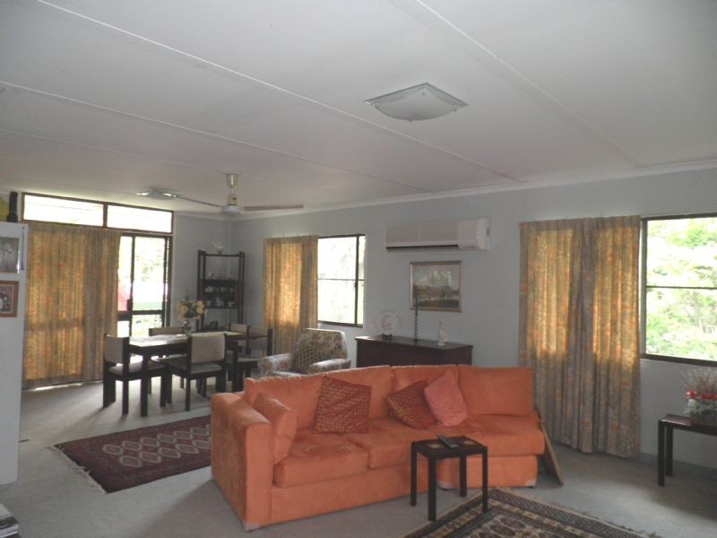 6 Mary Street, Landsborough QLD 4550