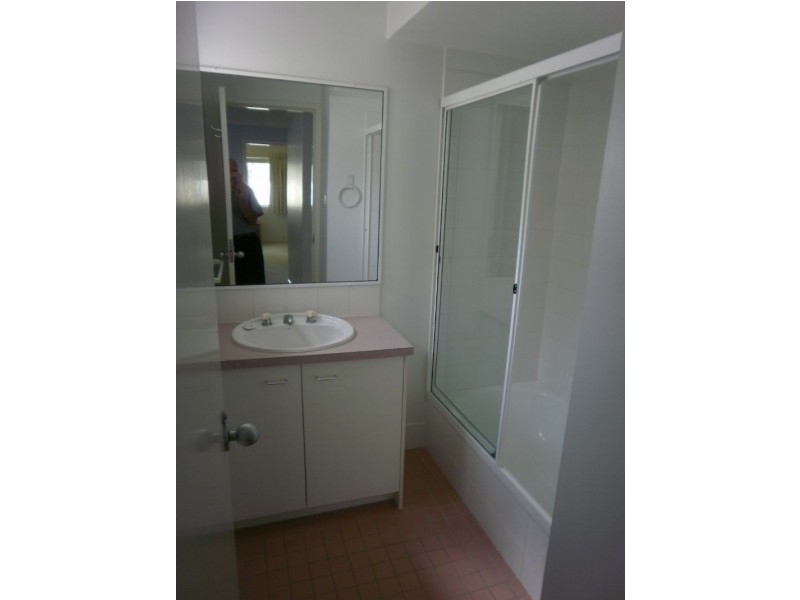 8/2 Landsborough Parade, Golden Beach QLD 4551